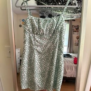 Princess Polly Square neck 
TALLIE MINI DRESS GREEN FLORAL